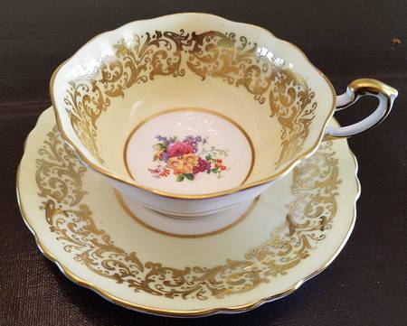 A366-5 Footed Cup & Saucer Set