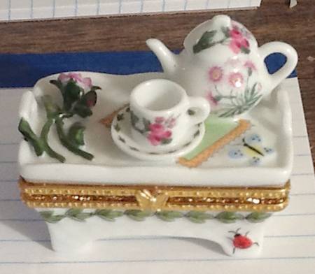Botanic Garden Breakfast in Bed Hinged Box