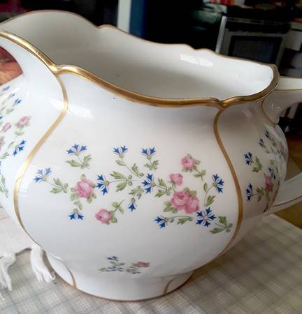 POY487 Creamer