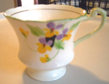 X2235 Footed Cup