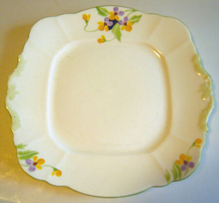 X2235 Square Handled Cake Plate