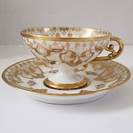 POY490 Footed Cup & Saucer Set