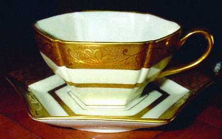 PIC105 Flat Cup & Saucer Set