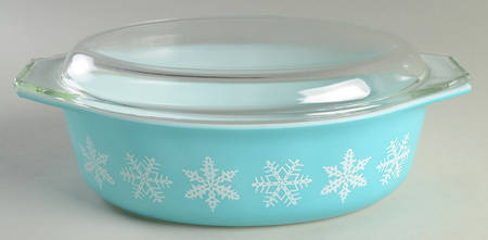 Snowflake Turquoise 2.5 Quart Oval Covered Casserole
