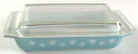 Snowflake Turquoise 1.25 Qt Rectangular Covered Casserole