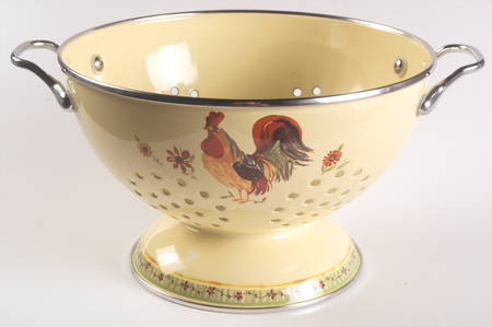Daybreak 3 Quart Metal Colander