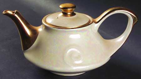 PEA9 Teapot & Lid