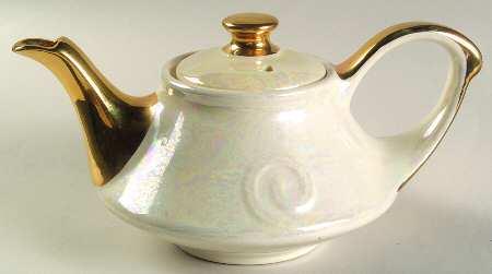 PEA9 Teapot & Lid