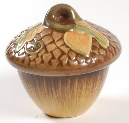 Plymouth Acorn Bowl & Lid