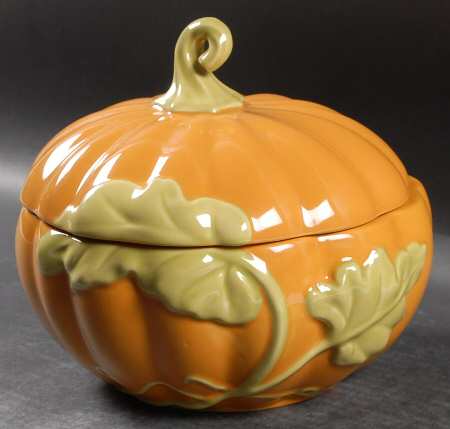 Plymouth 2 Qt Pumpkin Shaped Covered Casserole
