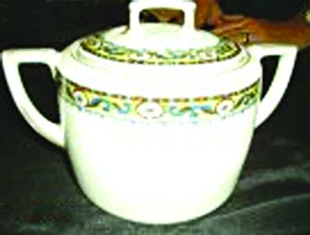 PUN104 Sugar Bowl & Lid