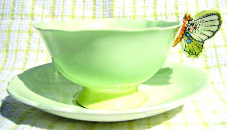 C7898 Footed Cup & Saucer Set