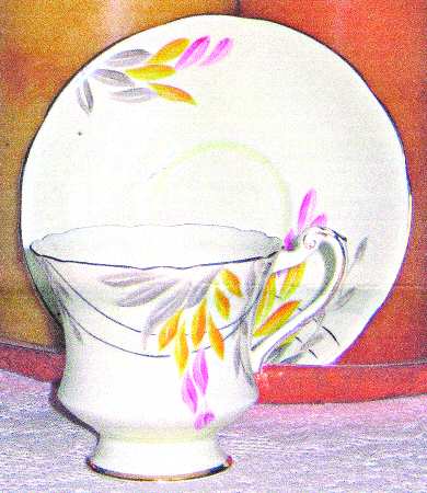 PAR129 Footed Cup & Saucer Set