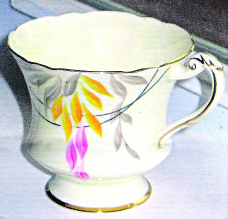 PAR129 Footed Cup