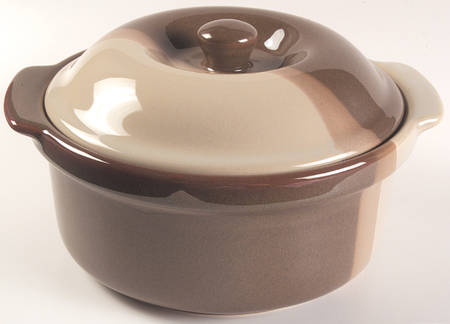 Brownstone 2.5 Qt Round Covered Casserole