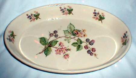 Dog Rose 16" Oval Baker