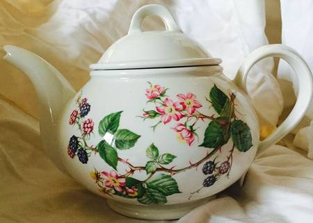Dog Rose Teapot & Lid