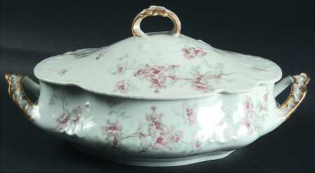 POY517 Oval Covered Vegetable