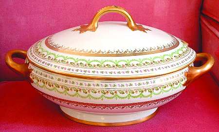 POY518 Oval Covered Vegetable