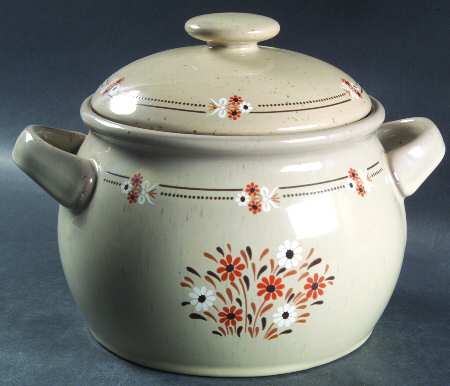PFK3 2.5 Qt Round Covered Casserole