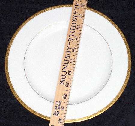 PIC119 Dinner Plate