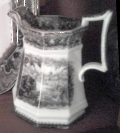 Washington Vase Black Pitcher