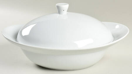 New Essentials Classic Round Covered Vegetable