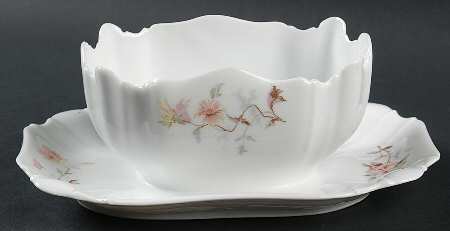 PHL39 Gravy Boat with Attached Underplate