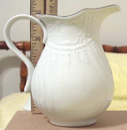 Rose (Platinum Trim) Creamer