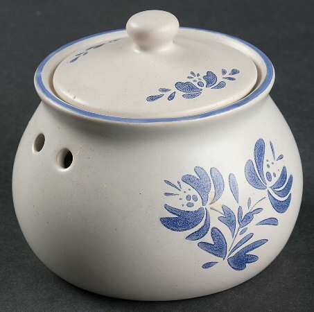Yorktowne Garlic Keeper & Lid by Pfaltzgraff