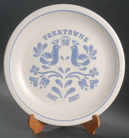 Yorktowne 40th Anniversary Commemorative Dinner Plt w/Stand
