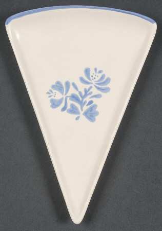 Yorktowne Triangular Shape Slice Plate