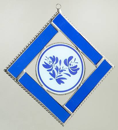 Yorktowne Sculptured Glass Sun Catcher