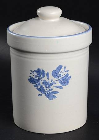 Yorktowne Small Canister & Lid
