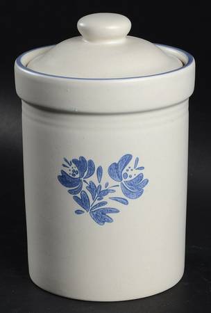 Yorktowne Medium Canister & Lid