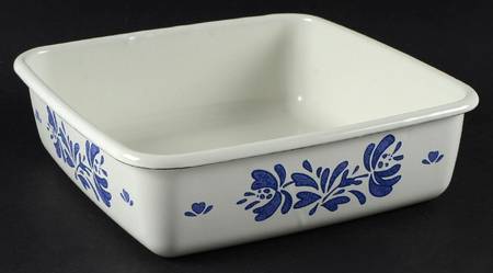 Yorktowne 8" Metal Square Baker