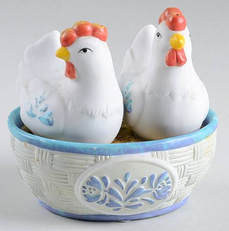 Yorktowne Figural Salt & Pepper Tray Set