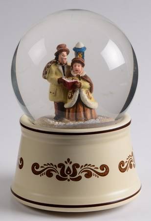 Village (Made in China) Snow Globe