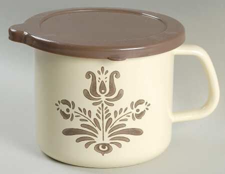 Village (Made in China) 4-In-1 Metal Measuring Cup with Plastic Lid