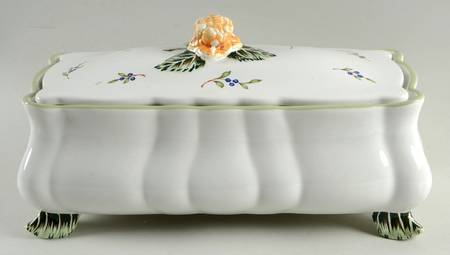 Vintage Garden Centerpiece W/Floral Arranger W/No Arranger