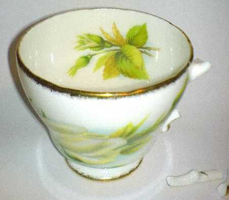 C49 Footed Cup