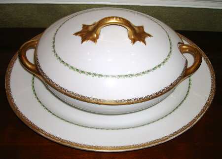POY571 Tureen & Lid w/Underplate