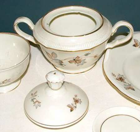 01601 Sugar Bowl & Lid
