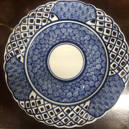 PCM16 Pierced Edge Dinner Plate