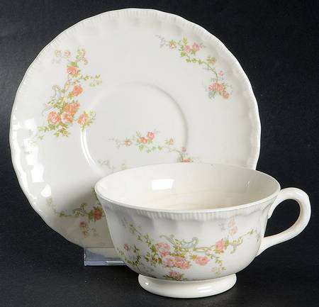 POP266 Oversized Cup & Saucer Set