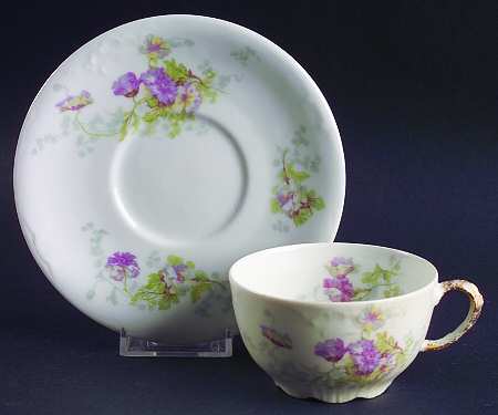 POY590 Flat Cup & Saucer Set