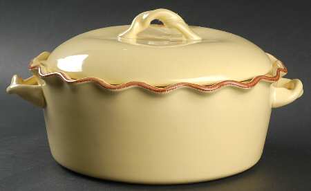 Village Collection Butter 2.5 Quart Round Covered Baker