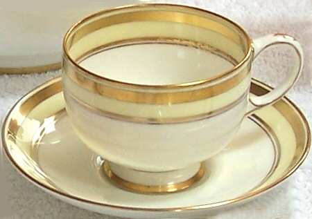 PAR156 Footed Cup & Saucer Set