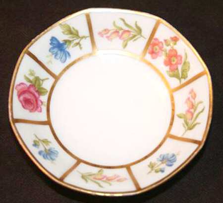 POY595 Saucer