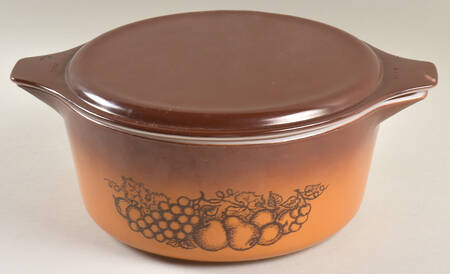 Old Orchard 2.5 Qt Round Covered Casserole